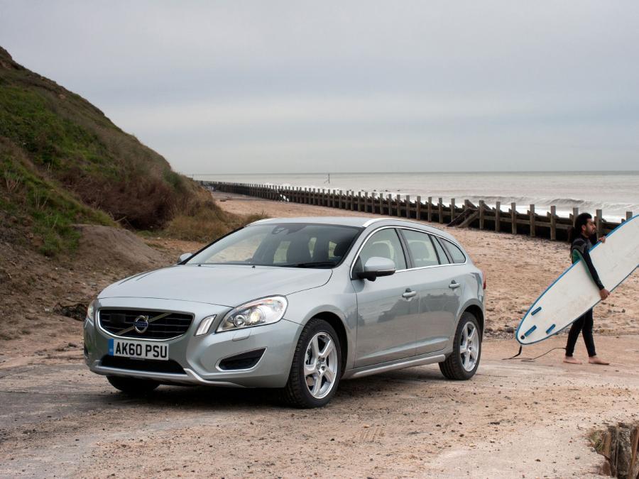  Volvo V60 D3 2010 года  (UK) (фото 20 из 21)